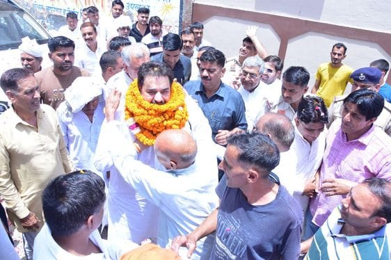 BJP leader Kuldeep Bishnoi was given a grand welcome in Chamaria