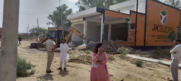 DTP demolished two colonies built on 14 acres on Safidon Road