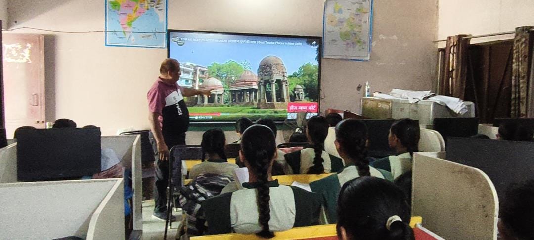 Children visited India through projector