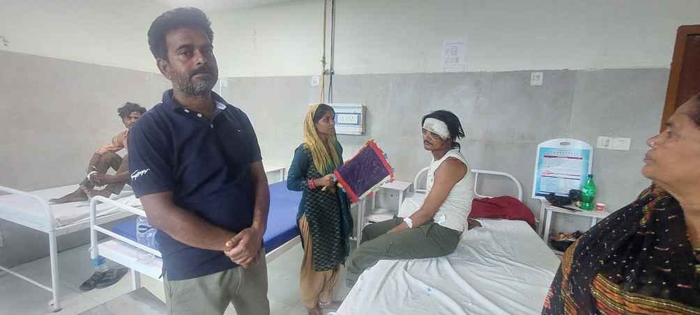 There are no fans, the AC is also not working, the attendants are getting tired along with the patient