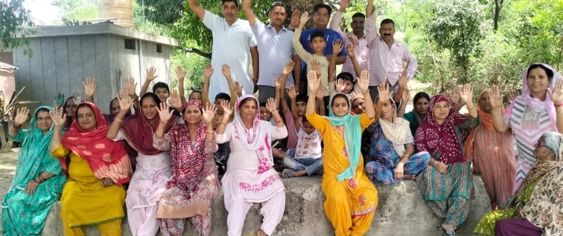 Villagers got angry over drinking water shortage, said- 200 houses are getting water for the third day