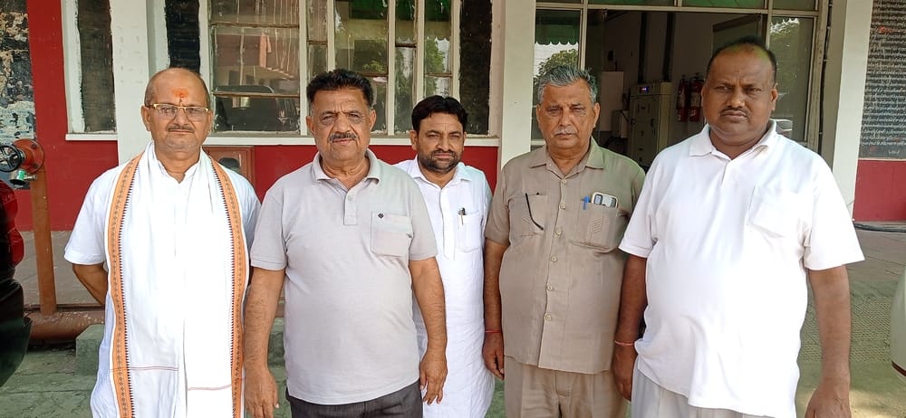 Family members protest outside SP office in student suicide case