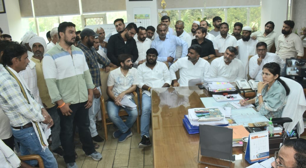 Sardhana MLA reached Energy Bhawan over the derailed electricity system in the countryside