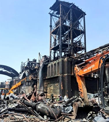 Smoke rose again in the factory, fire brigade extinguished the fire