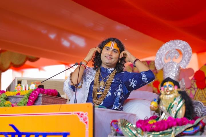 Mathura police arrested accused who cheated by making fake ID of Swami Anirudhacharya