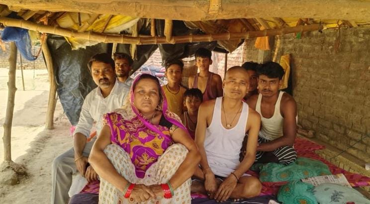 Sweeper's wife made serious allegations against the police, sought justice from the SP
