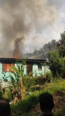 A house caught fire in Bharedi village, property worth lakhs reduced to ashes