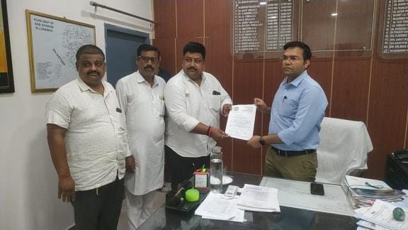 Demand arose to reopen the high security number plate counter