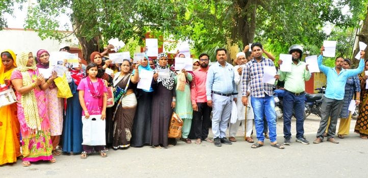 300 complaints were received against Amar Jyoti Company