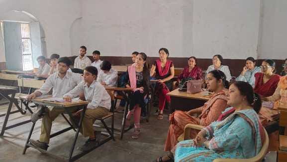 The importance of virtual tours was told to children in summer camp