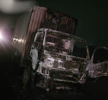 Canter caught fire due to sparking in wires, driver and owner saved their lives by jumping