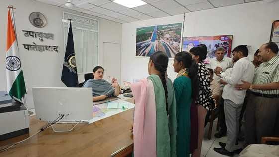 After protest, the district library will be shifted to Bal Bhavan, the committee does not agree