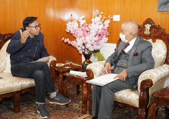 The issue of loss to apricot farmers was raised by meeting LG