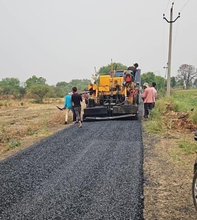 Complete the road before the rains, notice issued to 20 contractors