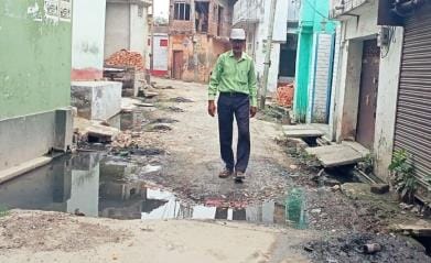 Broken roads and clogged drains have become the identity of Ghughli town