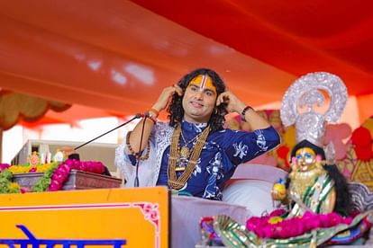 Advocates Raised Slogans Against Aniruddhacharya Angry Over Indecent Remarks Made on Women