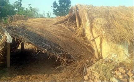 Thi broke the farmer's tent and hand pump