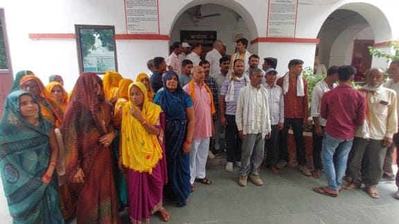 Chakarnagar: Block pramukh's chair in trouble, 34 BDCs expressed distrust