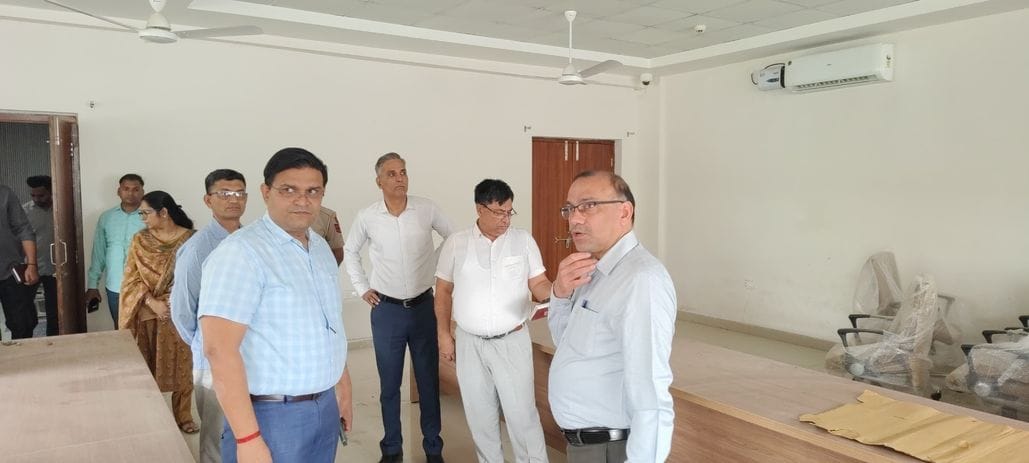 The ultramodern rest house in Narnaul is in its final stage, Deputy Commissioner inspected it