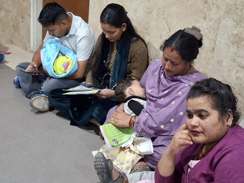 The patients kept waiting, the doctor came after two and a half hours
