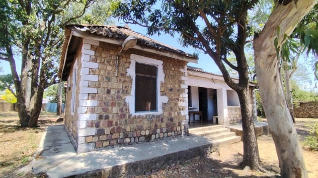 Doctors are risking their lives while performing their duties in a dilapidated building