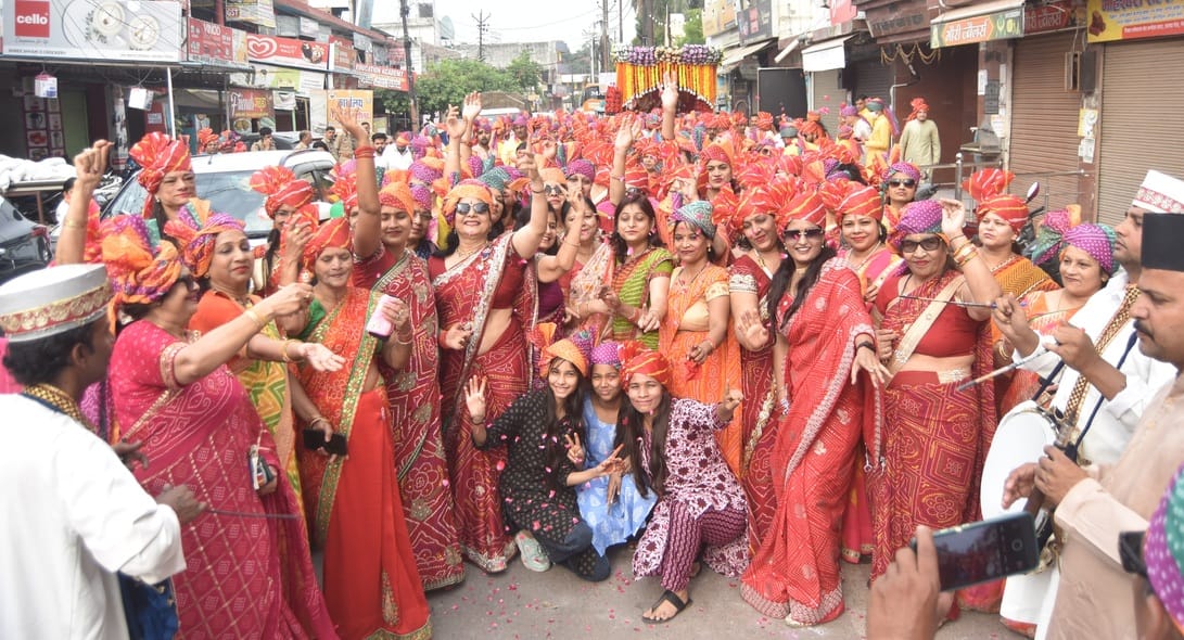 Cultural programs were in full swing at the Maheshwari Vanshotpati Festival