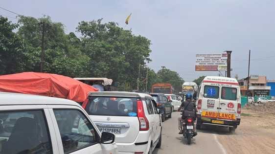Pedestrians got lost due to lack of information about route diversion and alternative routes