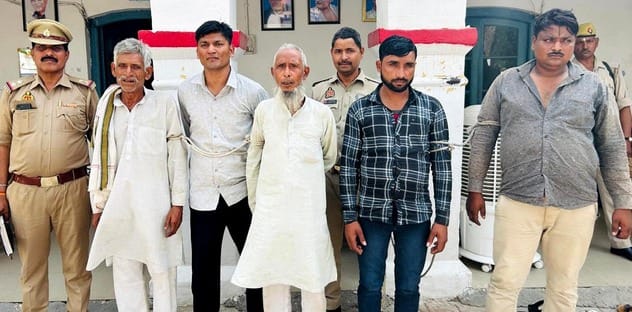 Women were treated rudely in the fair, two constables who came for interrogation were beaten up