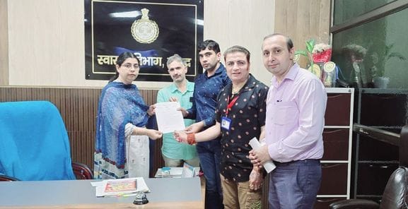 Doctors protest against geo fencing attendance system