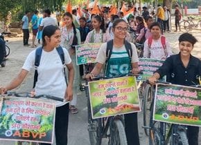 Cycling journey gave the message of plastic free