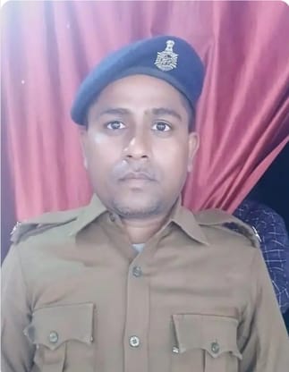 Bihar news  A policeman returning from duty was run over by a pickup truck and died