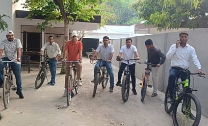 SDM reached Gurugawan village by bicycle
