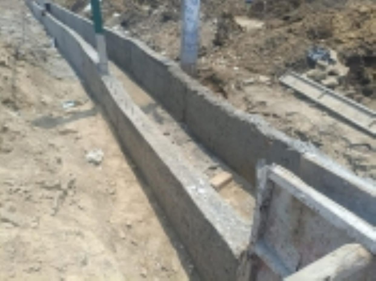 Villagers protested against the drain being constructed in Saman