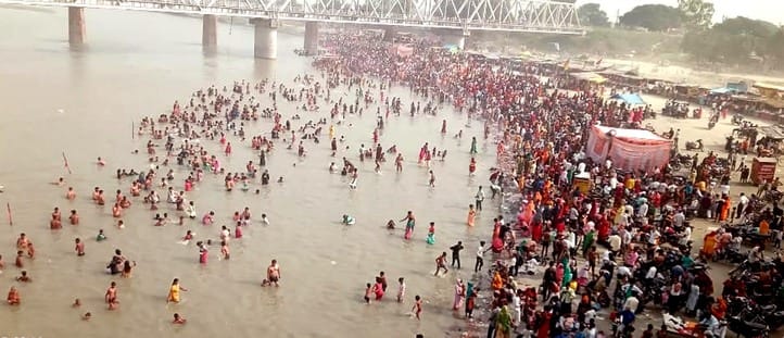 More than two lakh devotees took a holy dip on Ganga Dussehra