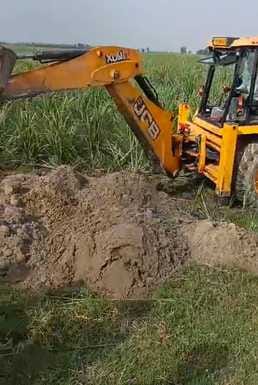 Farmers protested against digging in a width greater than the standard