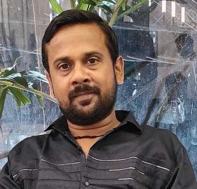 Identity of the youth found dead in a road accident