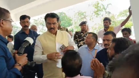 Muzaffarpur Bihar news :minister land revenue review meeting and Instructions given to administration