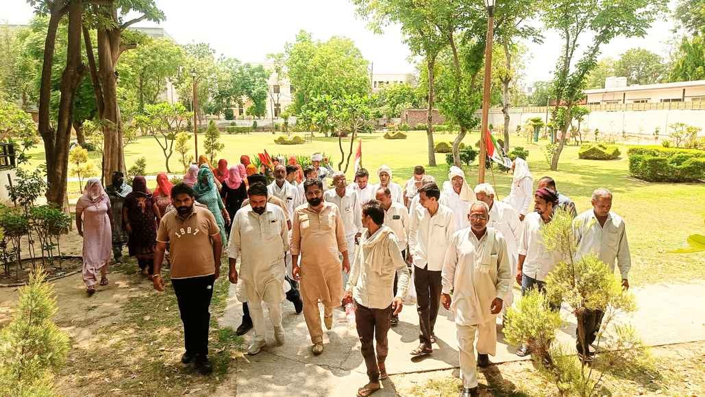 When the villagers reached the DC office, the officials got the pipes delivered to the village