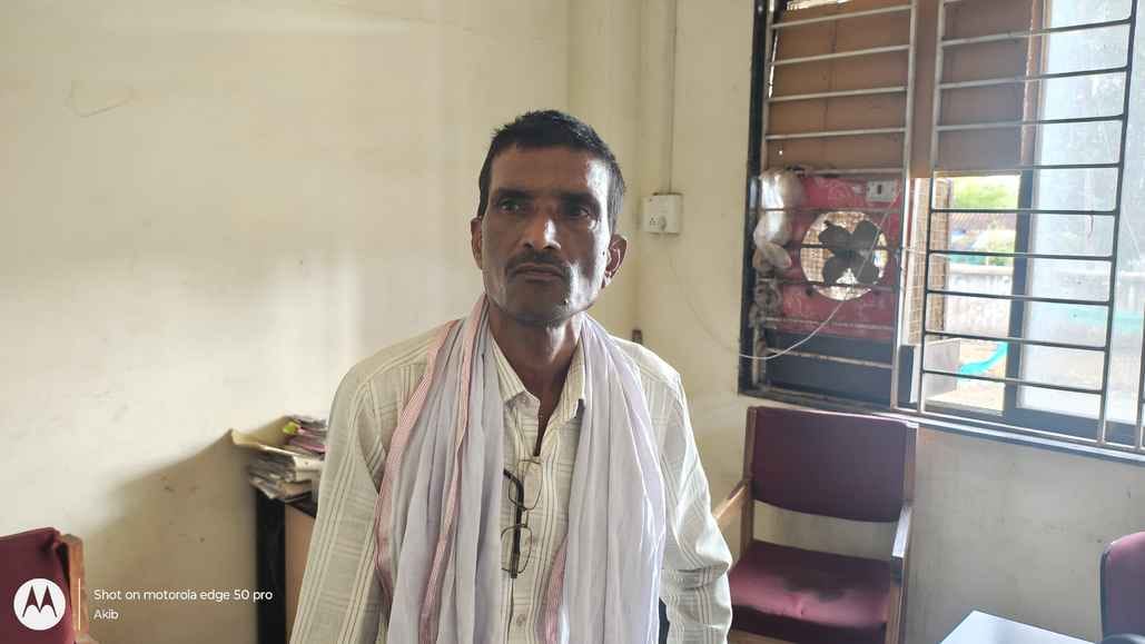 Damoh News: A farmer who had taken money from the bank to build a house was robbed
