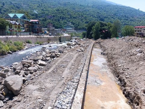 The security wall constructed at a cost of Rs. 4.60 crore will save Hanumani Bagh from floods