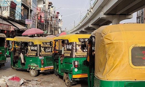 बहादुरी की मिसाल: किडनैपिंग की कोशिश कर रहे ऑटो चालक की गर्दन पर 16 साल की लड़की ने घोपा कंपास, बचाई जान
