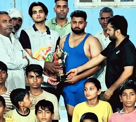 Daulatpur's gentleman wrestler won the Kesari wrestling title