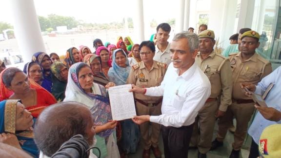 Women got angry with police action and protested