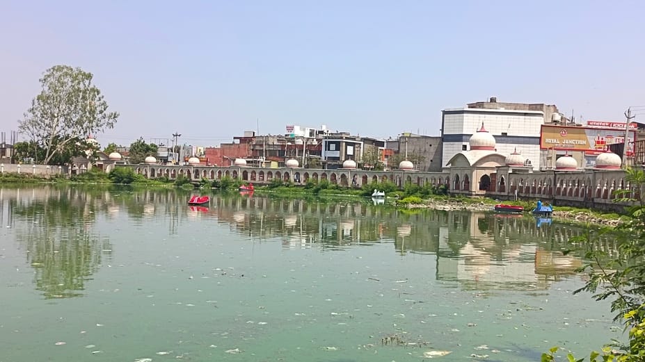 If boats run in Mahavir Park then boating will happen on the roads