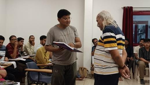 Teachers learnt the deep secrets of Physics at Shiksha Sopan Ashram