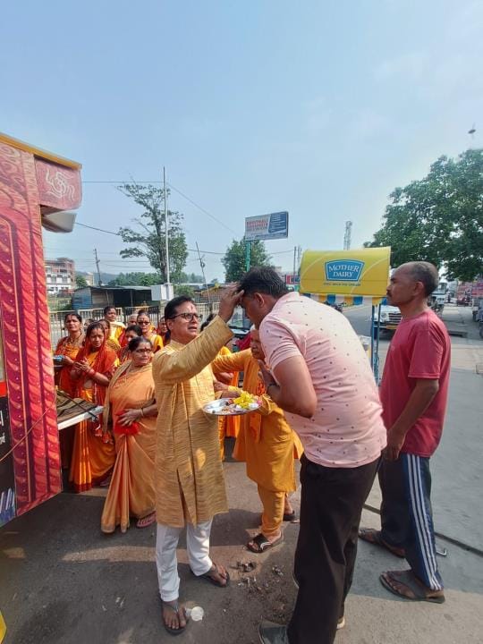 Gayatri family took out Kalash Yatra to give message of peace