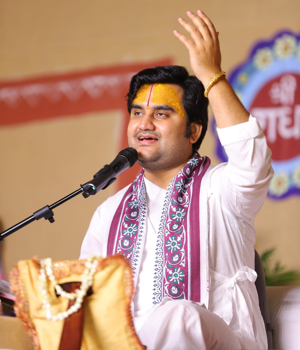 It is not possible to reach Vrindavan without the blessings of Kishori Ji