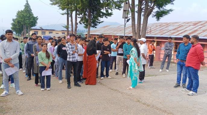 257 students appeared in the polytechnic entrance examination.