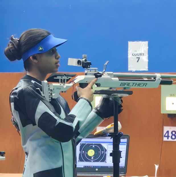 Siddhi won gold medal in shooting in UP pre-state competition