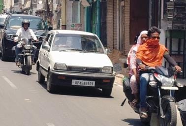 Strong sunshine and westerly wind increased the heat, people remained troubled
